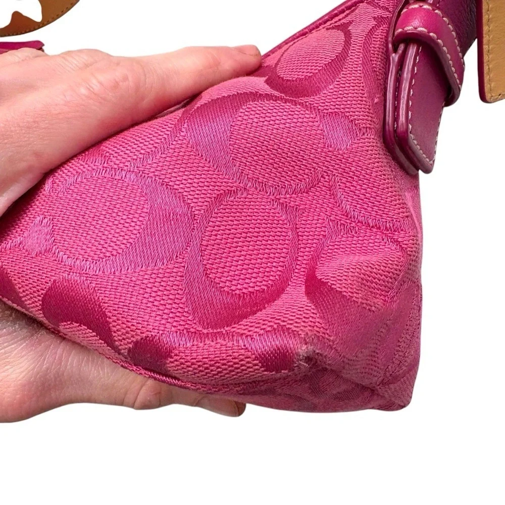 Coach 6371 rare vintage small mini signature baguette shoulder bag in pink